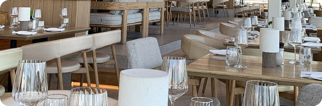 Interior de un restaurante elegante